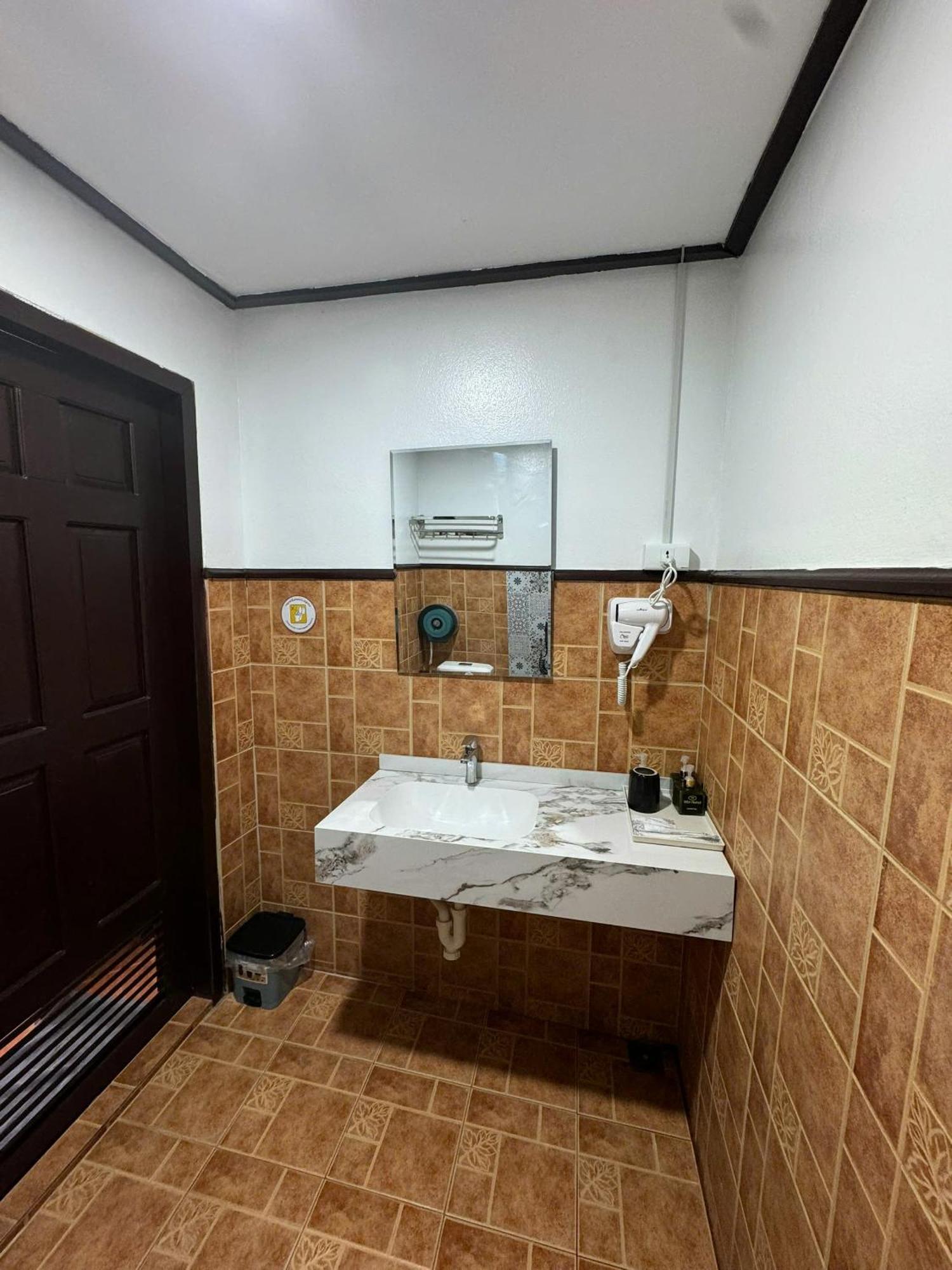 Win Hotel Vang Vieng Exterior foto